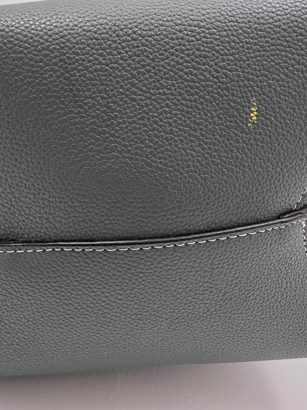 Two-Tone Green and Brown Leather Tote Bag with Adjustable Strap